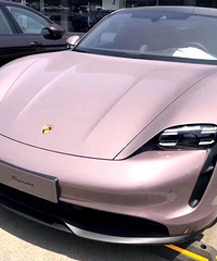 ��ʱ��Taycan��ݮ��ɫ