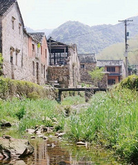 �ٺ�����ɽ�壬���������񺣼䣬��ֱ����һ����Ȼ�յ���