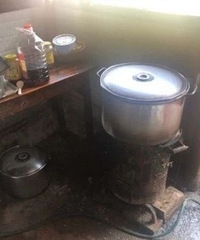 ���ع�̨�����������ͬ��������λ�ڰ�����ڷ�����