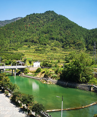 ��ˮ��ɽ��ǽ���ߣ����Ź���Ϫˮ�坥