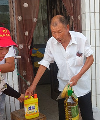 9.9�����գ��߷�ο��ƶ����ͥ