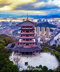 ̨���������С�С�Ϻ���֮���ĸ۳ǣ���Ȼ����ô�ྰ��