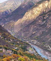 ��20���й�����С�ھ��㣬������ڱܿ��˳�