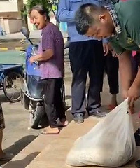 可怕!村民抓获一条巨蟒,走近看吓出一身冷汗