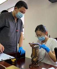 贪污700多万!入职刚过一年,奢侈包买了60多个包包