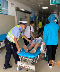 Ů����һ�����ſ���שͷ�����Լ�������˵��ԭ��