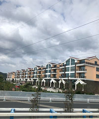 ������ɽӰ�ӳ�һ����ֵ��һȥ