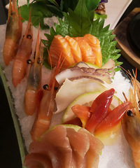 �۸���ʵ�ݵ����ϵ꣬�����С�����������