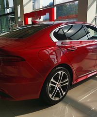 ���ݱ�XEL�Լ�.̨�ݹ��衿 �����˸���һ����С�ﱳ����