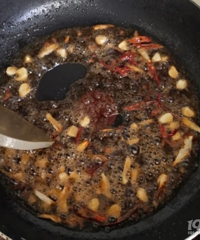 �������۵ķ�ζ���ӣ��Լ��ڼ�Ҳ������һ�н���ɴ��