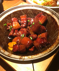 ������ɫ����������ƺ��ŵ���΢�е��