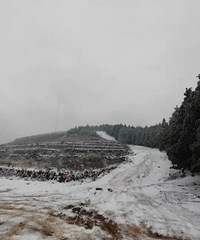 �����һ��ѩ�ڴ���ɽ��û��Ӳ������ԽҰ��ǧ�����