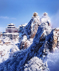 һҹ����ġ��Ͼ�ɽ���������ߺ죬ȴ��޴�������