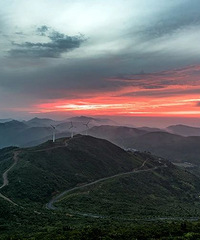 ���������ص͹���С�ǣ����������ˣ����Һ���