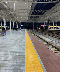 �о������������˵����ӣ�����վ����Ҳû��ʲô��