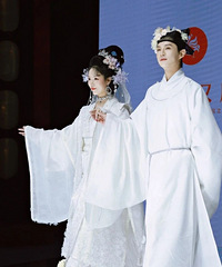 ����ɫ���ƻ�����������飬�⾿���ǻ�����ǡ�ɥ������