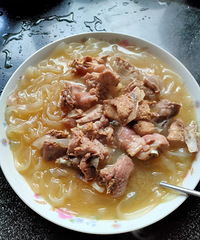 【春节天天乐】鸡肉炖粉条,味道很不错
