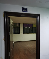 ����㳡�߾޶��㳡4¥��Ԣ58.17ƽ���׳��ۣ��۸�1.1��ÿƽ����