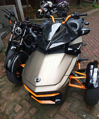 ���صĵ�����Ħ�г����м����˿���