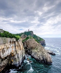 �㶫һ���������˵ĺ���������һ���̺������Σ�