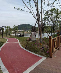 �������������桿��̨��ѧԺ�ԱߵĽ���ʪ��