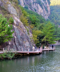 ����Ů�����ģ����������ǰ����һλŮ������ô������