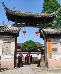 ��˵��̨ʼ�����԰���������ţ�����������