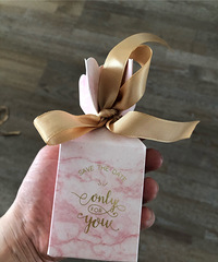 ��һ���ϼҲμӻ���ϲ�Ǿ���ôһС�У�����̨����ô����