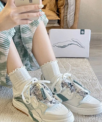 �������ǳ�4˫��������˶�Ь������͸���ȡ���ɫ�����ʺ�����