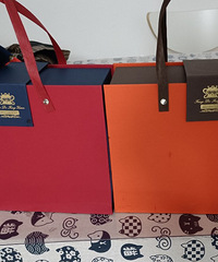 ������ռǡ�ϲ������Ƕ���2����ɫ������һ��