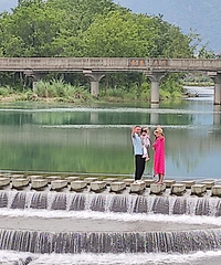 �����ɾ�һ���Σ������εĴ�ɽ�