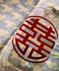 ���˵����°͵Ķ��ƾ�ƿ������1Ԫû�п���Ц