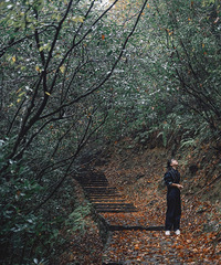 ������������ɽ������С��ԭʼɭ�֣��ųơ�������������塱