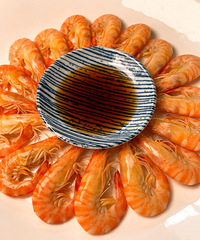 午餐:基围虾、香肠、小肠卷、自调饮料