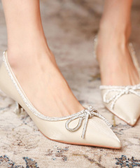 ��˫�͸���Ь̫����