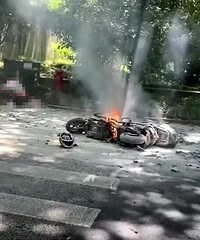 ���ɽ·����ʻ�еĵ�ƿ��ͻȻ�ճ�һ�Ż���