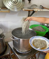 ����������һ�ҵ꣬�������ܱ�����С��