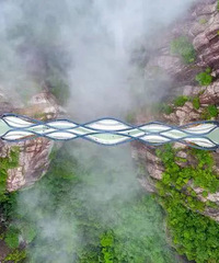 ���ɾ� | ��ɽ����󣬾�ɫ�����