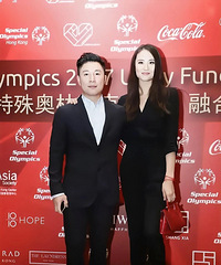 ���˹ھ�������ֵ�Ա��գ�һ����һ����