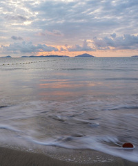 ���ں�������ˮ���󺣱ߵĳ�ˮ��ӿ