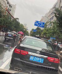 �������ܻ������±��������ʻ���˭��