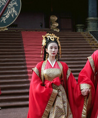 �̵�Ӱ�Ӿ��о����Ĺ�װ���£����ϼ�������棬ʮ���ױ������