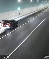 12��Ů��Ŀ��ĸ�ױ�ײ�����������ʱ����Ե���......