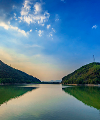 ����������Ǹߺ�ȥ������ʮ��������ɽ�壬����һ�������ź���