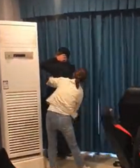 ����������͵�����£����ӱ�����ץ���д�ƨ�ɣ�