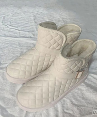 ������Ȼ�м�ʮ��Ǯ��ѩ��ѥ��