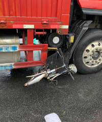 ���밢�Ŵ���ƶ��С��������һ��ͱ������ײ�ɡ�