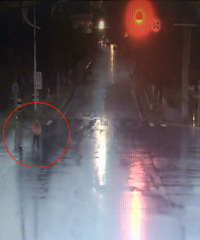 ���밢�Ŵ���ƶ��С��������һ��ͱ������ײ�ɡ�