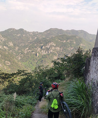 ���Ű���ɽ��᮵׳¡�ͯ��ˮ�������