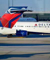 Ů�˿��ڷɻ��������·���ĸ��ιè��èȴ��